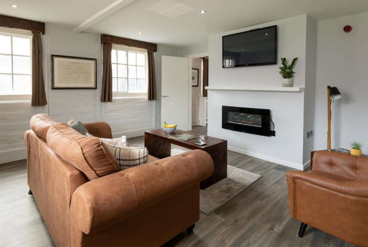 The Stable Suite At York Racecourse Экстерьер фото