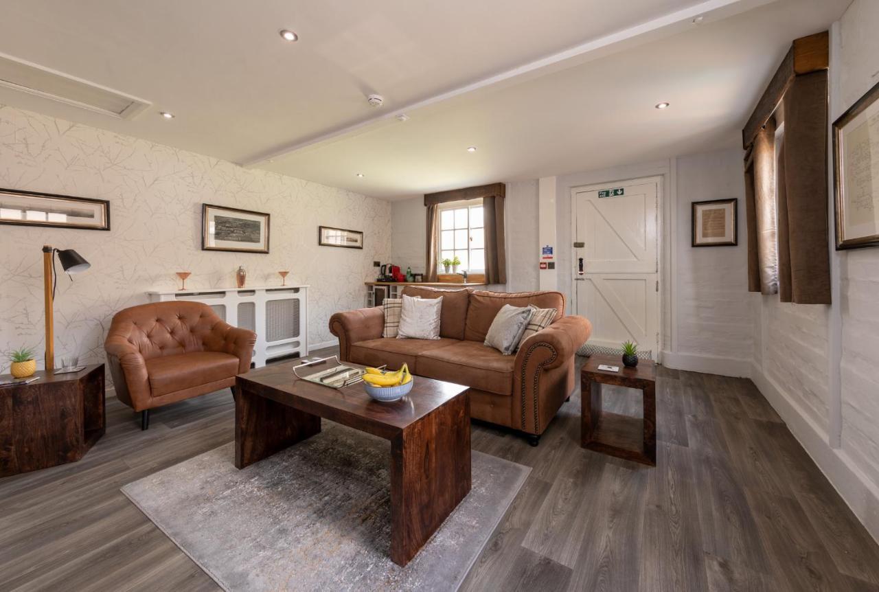 The Stable Suite At York Racecourse Экстерьер фото