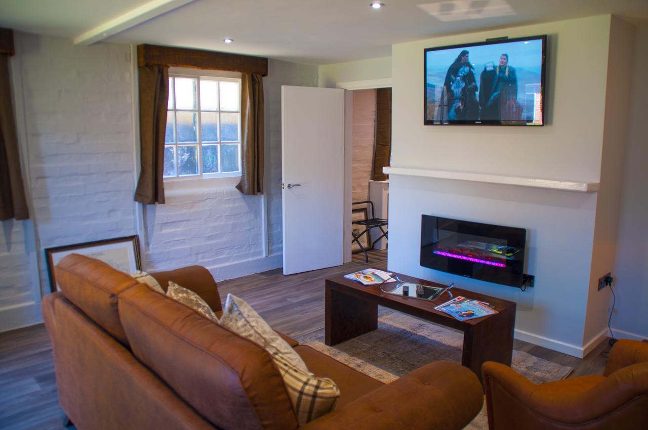 The Stable Suite At York Racecourse Экстерьер фото